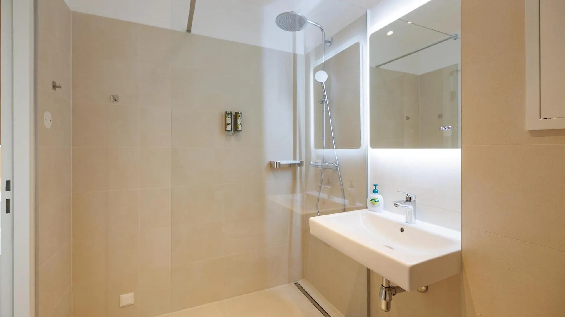 The Splash By Jr City Apartments Bécs 0*,  Ausztria