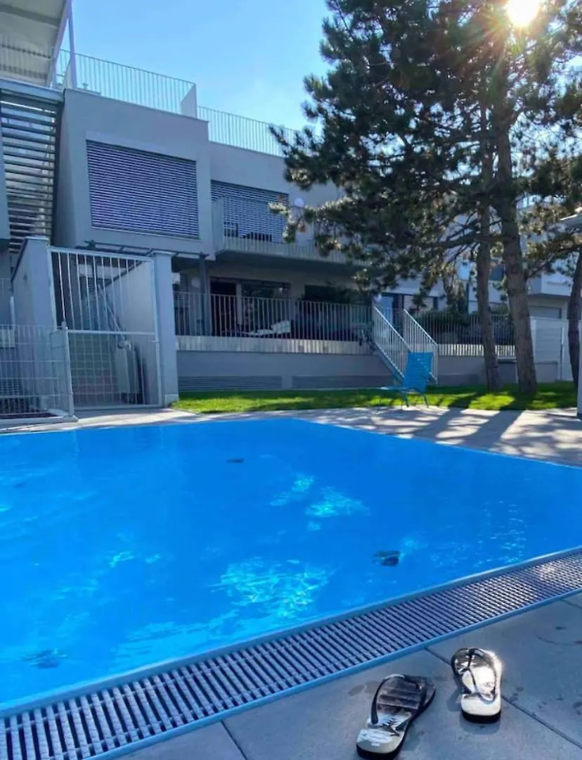 The Splash By Jr City Apartments Bécs